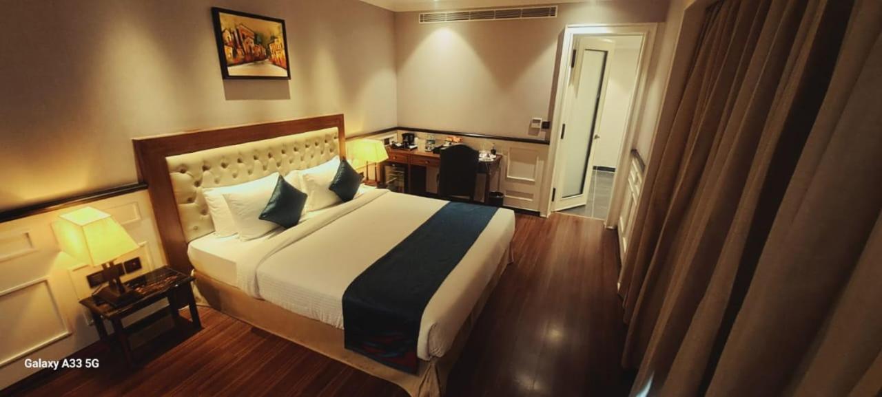 Hotel Nambiar Club Bellezea Kammasandra Exteriér fotografie